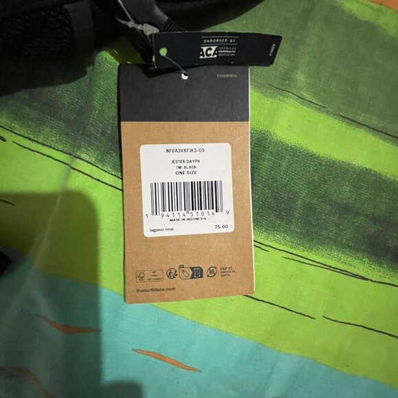 The North Face Jester 28L  backpack - Picture 6 of 6